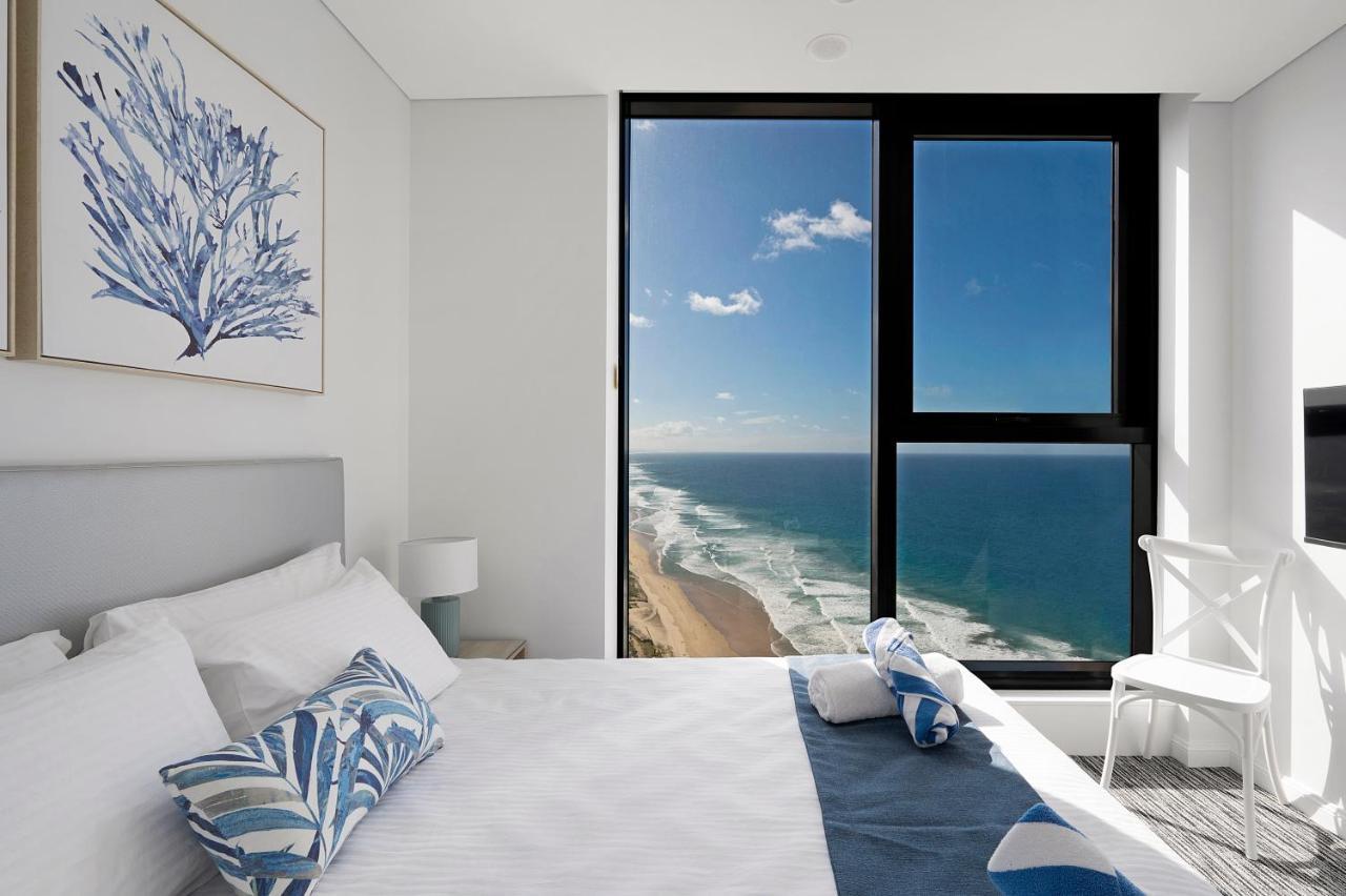 Sea View Beachfront Apartment In Surfers ゴールドコースト エクステリア 写真