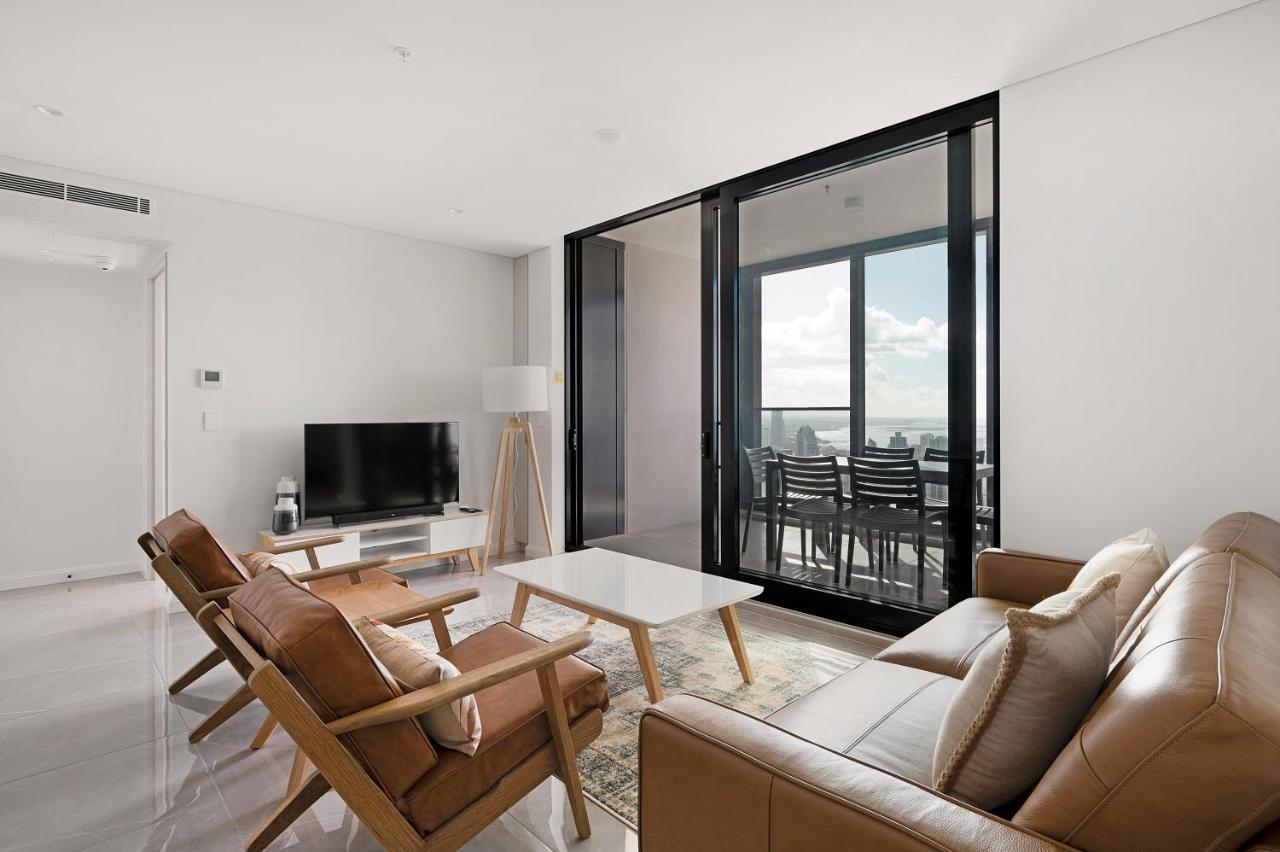 Sea View Beachfront Apartment In Surfers ゴールドコースト エクステリア 写真