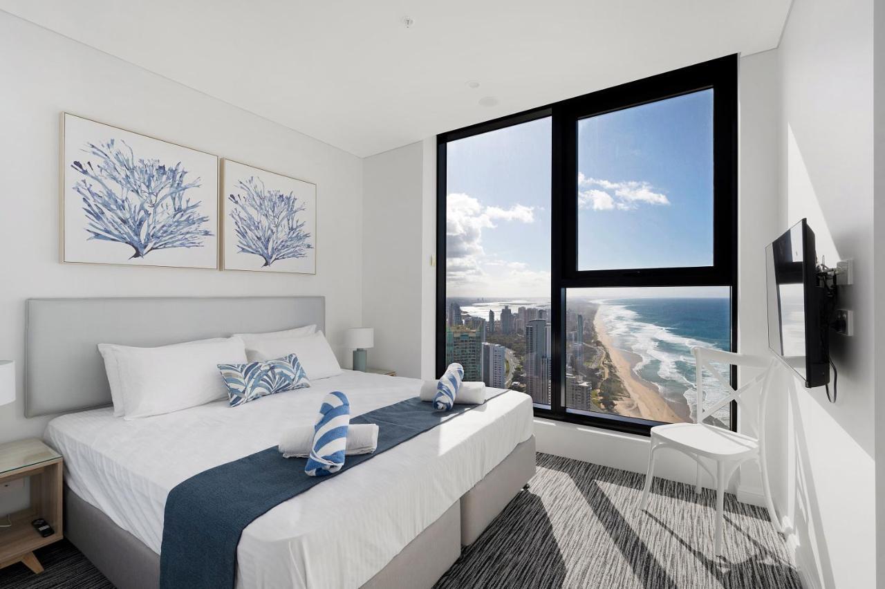 Sea View Beachfront Apartment In Surfers ゴールドコースト エクステリア 写真