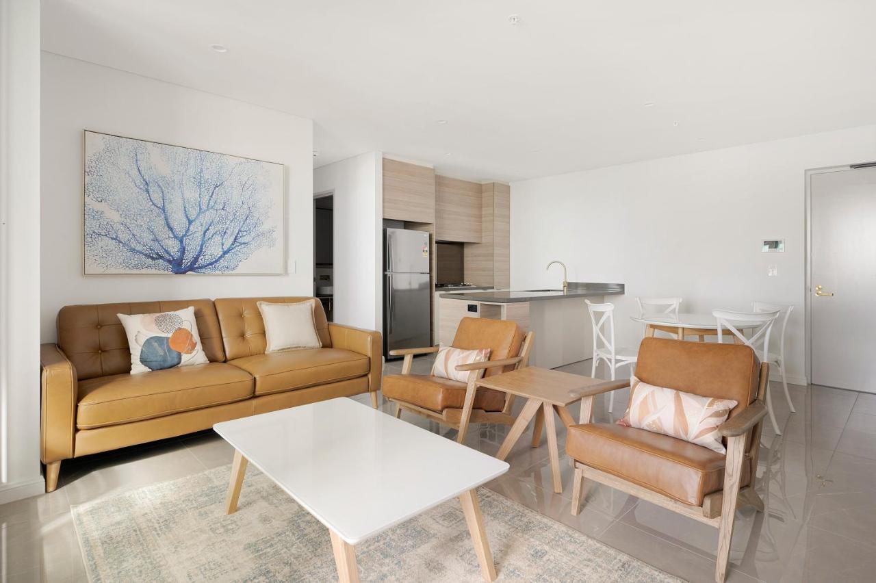 Sea View Beachfront Apartment In Surfers ゴールドコースト エクステリア 写真