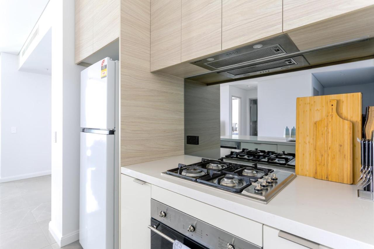 Sea View Beachfront Apartment In Surfers ゴールドコースト エクステリア 写真