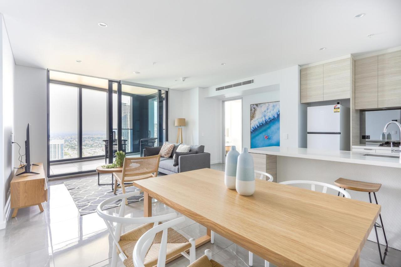 Sea View Beachfront Apartment In Surfers ゴールドコースト エクステリア 写真
