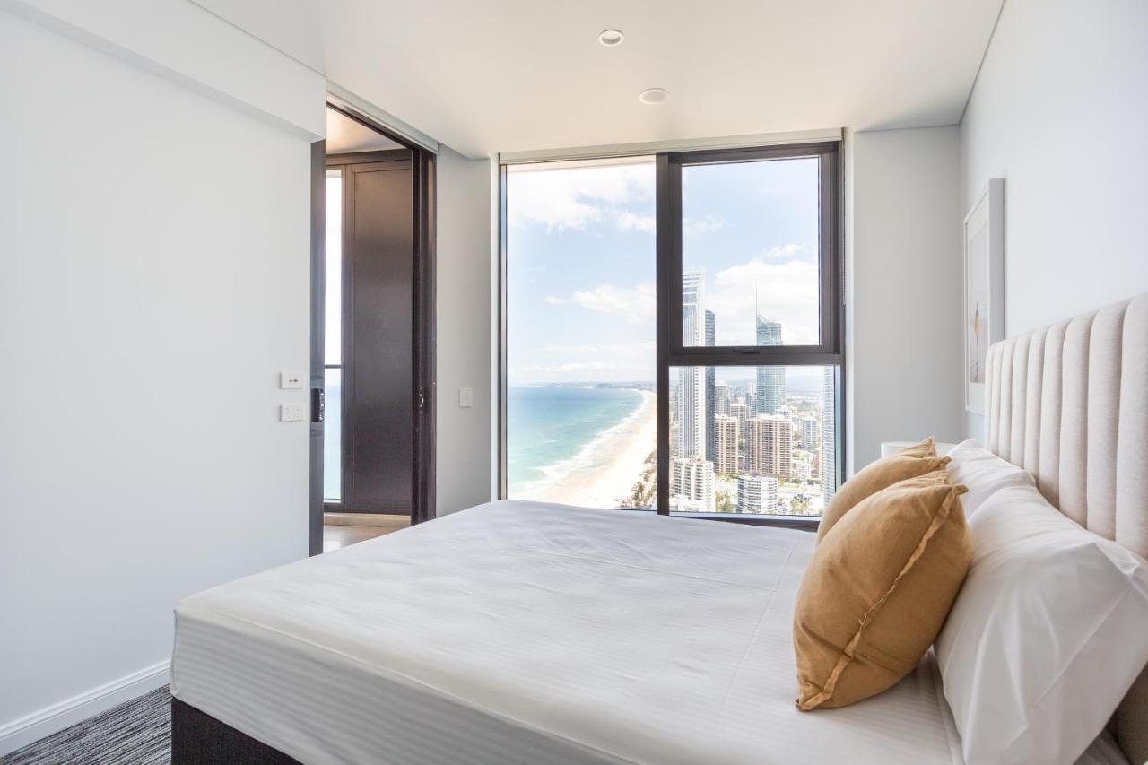 Sea View Beachfront Apartment In Surfers ゴールドコースト エクステリア 写真