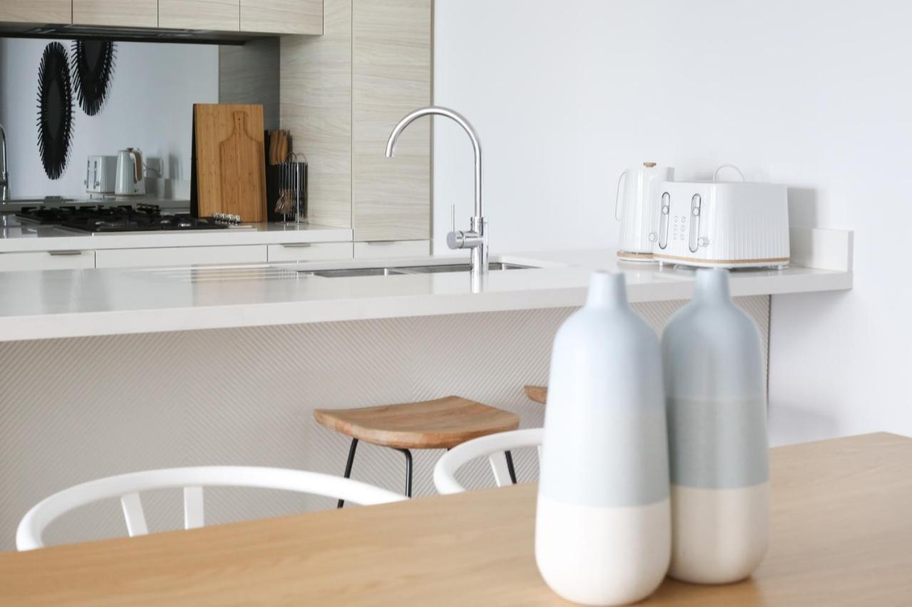 Sea View Beachfront Apartment In Surfers ゴールドコースト エクステリア 写真