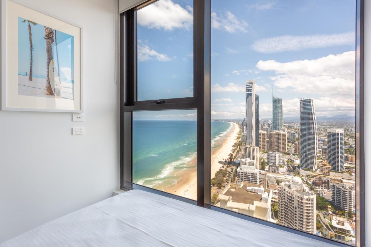 Sea View Beachfront Apartment In Surfers ゴールドコースト エクステリア 写真