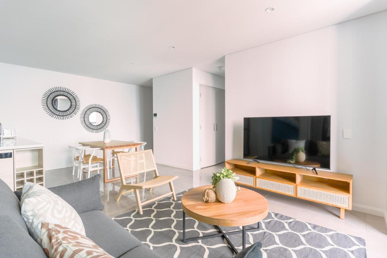Sea View Beachfront Apartment In Surfers ゴールドコースト エクステリア 写真