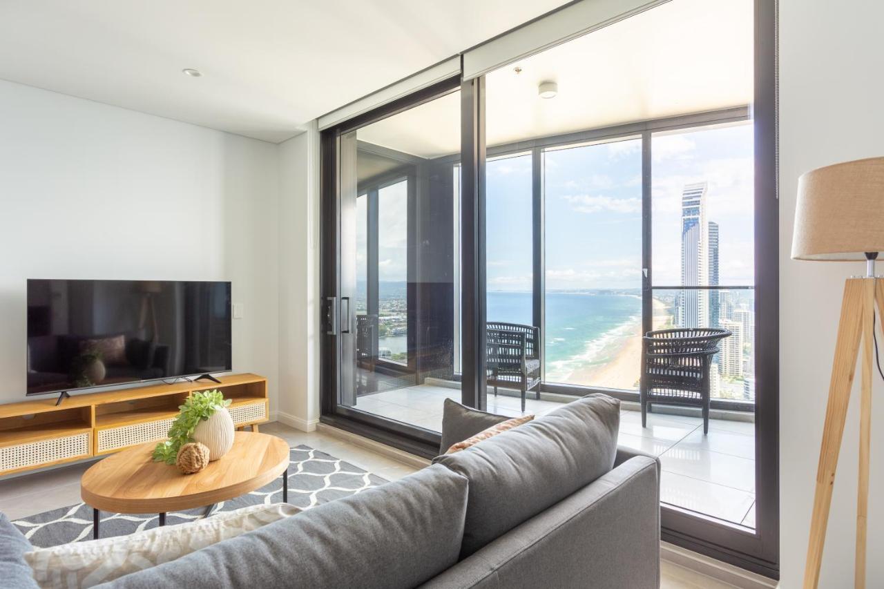 Sea View Beachfront Apartment In Surfers ゴールドコースト エクステリア 写真